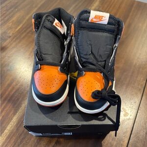Nike Kids Black and Orange Sneakers